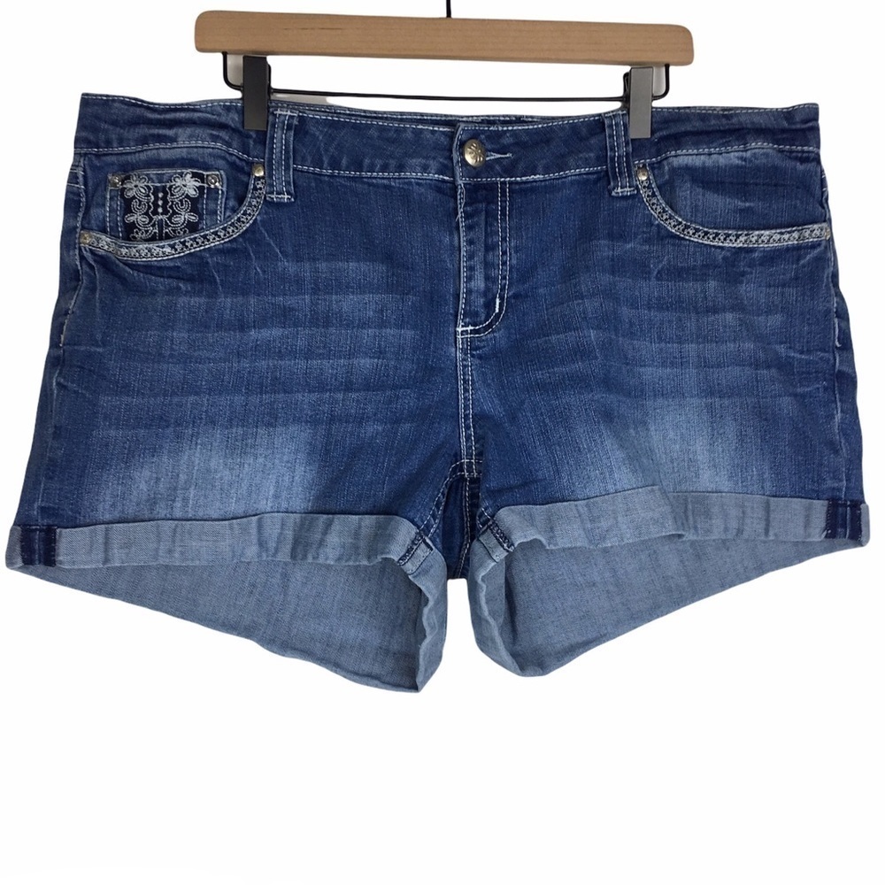 ZCO JEANS Shorts Denim Embroidered Flap Pockets Stretch Cuffed Plus Size 20